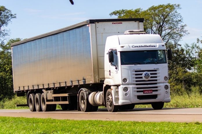 O Brasil não é pra amadores! Confira os apelidos carinhosos que o brasileiro deu aos caminhões que fizeram história. imagem